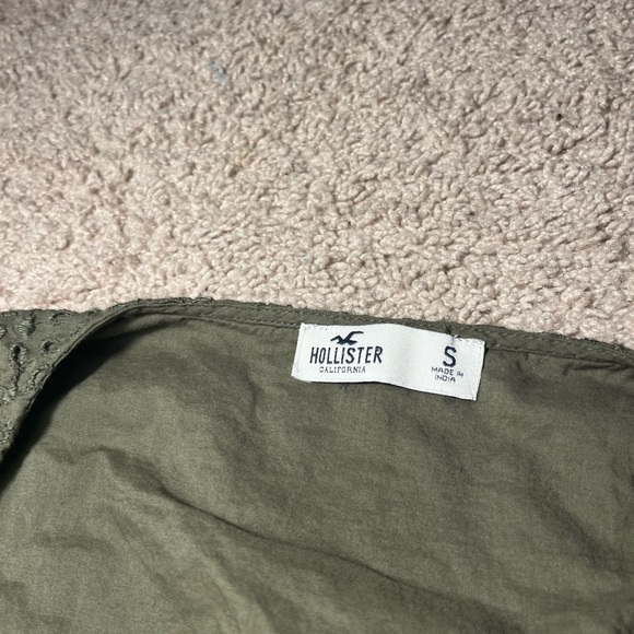 Hollister green crop top with buttons - Picture 5 of 6